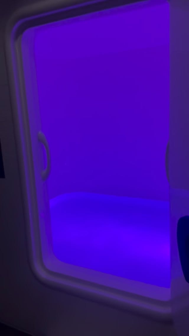 Take care of your heart 🤍
When we allow ourselves to feel all the feelings, to nurture ourselves after loss, we are moving the energy so that a wall doesn’t build up.
That stagnation, if not explored and acknowledged, can lead to more pain in different forms down the road.
Floating is one of the ways I clear the energy channels and reset the nervous system. It takes all the pressure off your spine as you float weightless for an hour.
The Epsom salt that keeps you buoyant also helps with inflammation, lowers anxiety and helps with sleep.
This place @puresweatwoodlandhills is offering a $30 1st float for all new clients.
Let me know your experience if you’d try it 🙌🤍✨
#float #heal #heart #feel #reset