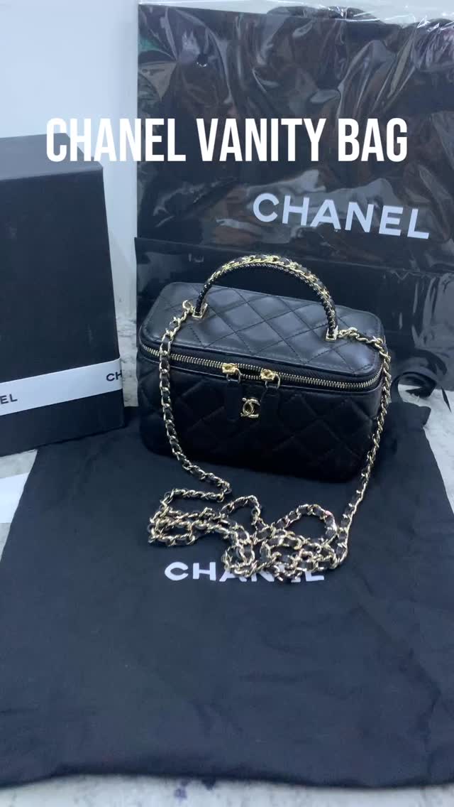 Most wanted bag ever 🔥
Available now
🚚 UAE next day | 🇴🇲 3–5 days | 🌍 Worldwide
www.amirashop.net