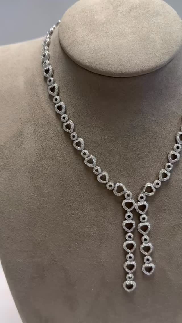 Designed to fall right where hearts should. šā¤ļø
Our full diamond heart necklace was made for a plunging necklineāeach heart catching the light, every angle stealing it. Romantic, daring, and impossible to ignore⦠whether youāre dockside or dancing under the stars. āØš¤
Fall in love with the details.
DM to inquire. Exclusively at Alper Jewelry.
#valentines #miamiboatshow #DiamondNecklace #HeartJewelry #luxuryjewelry