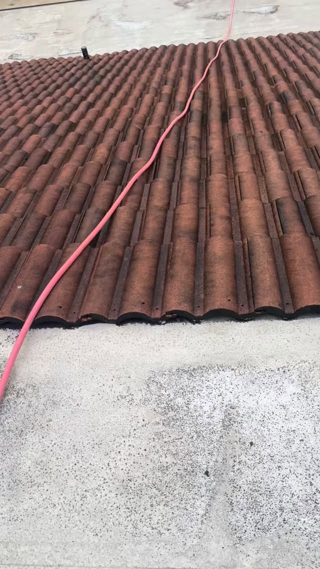 #pressurewashing #roofcleaning #softwashing #tnacleans #pressurecleaning call today for a free estimate 3053189961 www.tnacleans.com