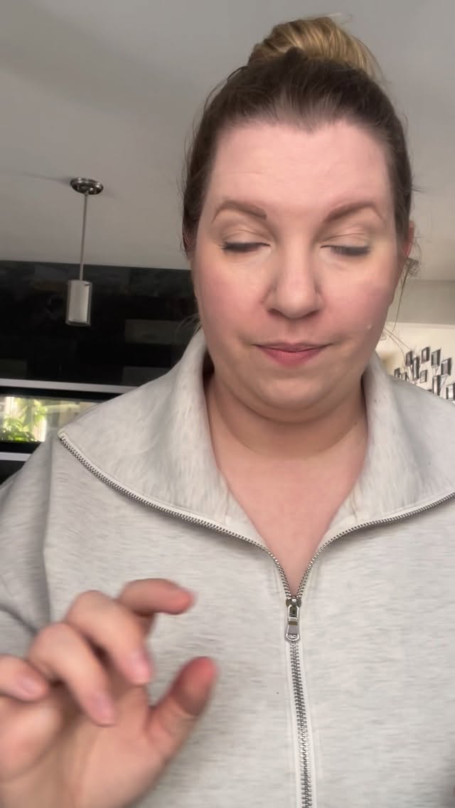 Who knew pasta could make math this fun? 🍝✨
Dyed pasta = colourful math counters for hands-on learning! Perfect for counting, adding, sorting, and patterning—plus, the kids think it’s a craft, not school 😉
Save this idea for your next math lesson!
#HomeschoolMath #DIYHomeschool #CanadianHomeschool #TeachingMath #elementaryMath