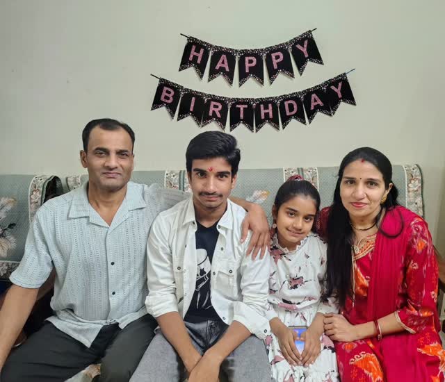 बेटा देव को जन्मदिन की अनंत शुभमंगलकामनाएं।