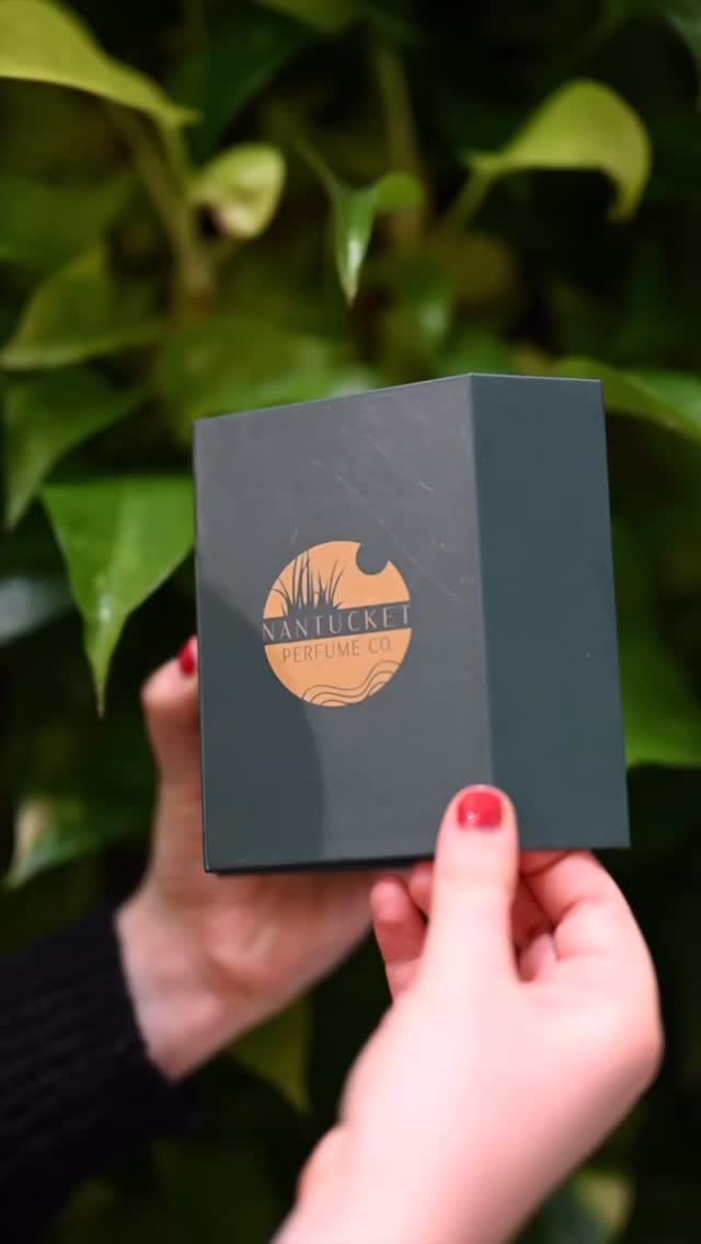 The closest thing to smelling through your phone. 🌿
Shot for #BlueSevenClient | @nantucketperfumes