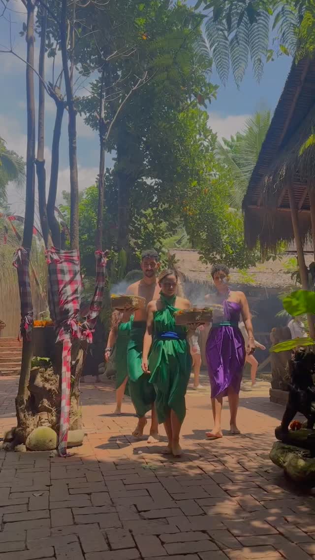 Terima Kasih, Mama Bali 🌺
It is an honor to be on this beautiful land. I am merely a guest here and I am grateful for the magic that you have provided. ✨🌿
I will be forever indebted to the people, the nature, the soul ignition that you constantly give. 🙏🏻🌸
Terima kasih times infinity. ✨
#bali #bali🌴 #gratitude