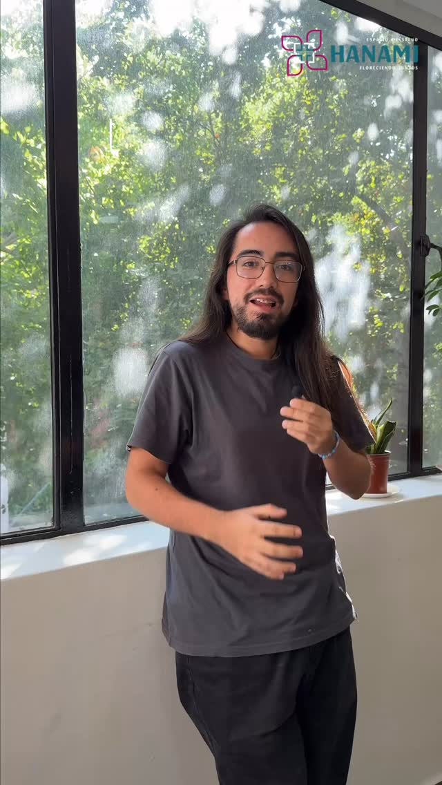 Elegir un profesional en salud mental no siempre es fácil. A veces no sabemos por dónde empezar… y eso está bien.
En Espacio de Salud Hanami te acompañamos en ese proceso para que encuentres al profesional idóneo para ti.
🌿 Psicología: herramientas reales para la gestión emocional, resolución de conflictos y acompañamiento vocacional.
🌿 Nutrición: una alimentación sostenible, flexible y consciente, sin restricciones extremas.
🌿 Terapia Ocupacional: fortalecemos tu autonomía e independencia en lo educacional, laboral y cotidiano.
No buscamos solo aliviar síntomas, sino entregarte herramientas para toda la vida.
Agenda tu asesoría gratuita y déjanos orientarte 🤍
#SaludMental #SaludIntegral #Hanami #Bienestar