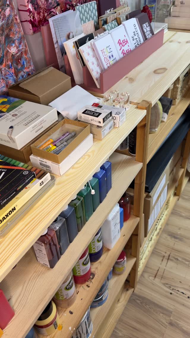 My bankaccount is watching me….. 😂 but I need them all!!!!!!
#art #artist #colorshopping #studiojfk #studio