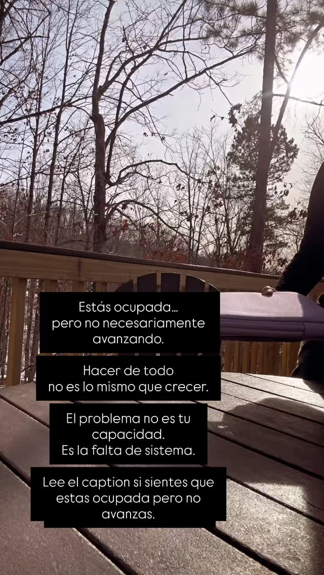 Estar ocupada no significa estar avanzando.
Muchas emprendedoras viven en modo “hacer de todo”:
contenido, ventas, organización, ideas nuevas…
pero sin estructura, todo se siente pesado.
Y cuando no hay sistema, llega el agotamiento.
Y cuando llega el agotamiento, llega la duda.
No necesitas más estrategias.
Necesitas enfoque.
En mi taller online del Método Foco te enseño una metodología de 4 pasos para dejar de trabajar desde el caos y empezar a trabajar con intención:
• Filtrar lo que realmente importa
• Organizar estratégicamente
• Calendarizar con dirección
• Optimizar tu energía y tu tiempo
Si estás lista para trabajar con claridad y dejar de apagar fuegos…
Escribe FOCO en los comentarios y te envío la información del taller 💛
#empreproductiva #productividadpersonal #habitospositivos #larutaproductiva #claridad