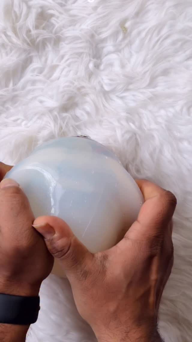 This Valentine’s, don’t let your roses fade away 🌹
Turn them into a forever keepsake ✨
Hand-preserved in crystal clear resin, this rose sphere becomes a timeless paperweight — a little piece of love you can hold onto for life.
Because some memories deserve to last forever ❤️
DM to save your Valentine rose ♡
#FlowerPreservation #ResinArt #bouquetpreservation