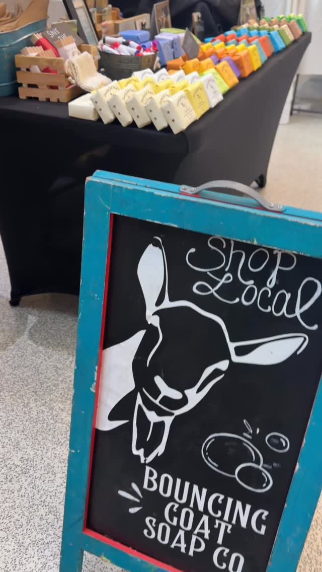 Good morning from Harrisburg and the @hbgflea. It's warm and cozy inside. We are all here until 4pm.
I have shower steamers, whipped tallow, lip balms, soap dishes, sitsal bags, limited lotion bars, and lots of SOAP! #hbgflea #harrisburg