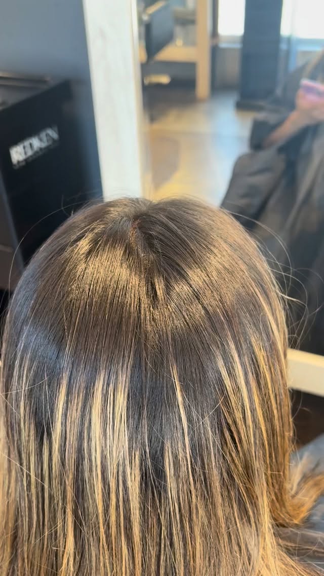 Levanten la mano las team rubias!🙋🏼♀️👱♀️
Si quieres estar rubia este 2026 escribe por interno y agendamos un diagnóstico para aclarar todas tus dudas💕