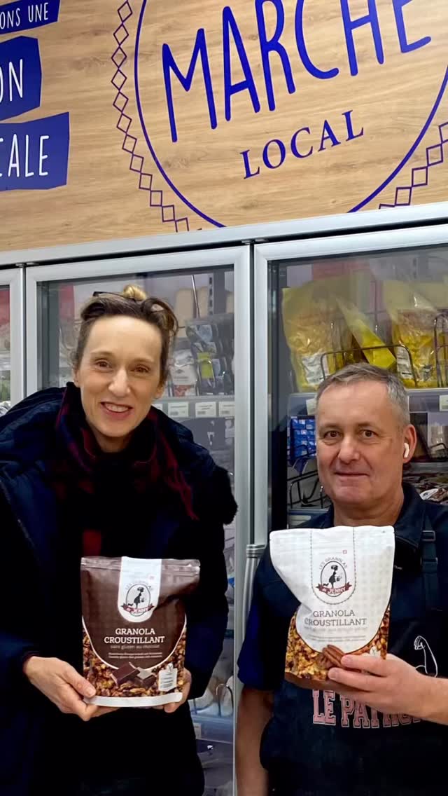 ✨ NOS GRANOLAS DANS UN NOUVEAU POINT DE VENTE ✨
Dénicher de nouvelles pépites est essentiel pour les commerçants, et c’est grâce à leur clientèle locale que nos granolas continuent de se faire connaître.
👉 Nous sommes très heureux de proposer nos granolas dans un nouveau point de vente à Essertines-sur-Yverdon !
Une belle collaboration avec des artisans locaux qui partagent nos valeurs 💛
Merci de soutenir le local🇨🇭.
#lesgranolasdejenny #granola #sansgluten #local #artisan