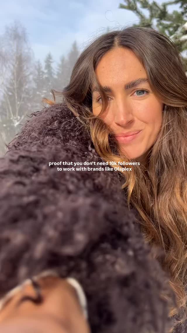 This is me producing social ads for @Olaplex in the Alps. With just 2000 followers on IG. Little me would freak out that this is my life right now. Not gonna lie, UGC content creation is still the biggest cheat code in life.🧚🏻
#foodforthought #2026mantra #dreamlife #pinterestgirl #snowoutfit