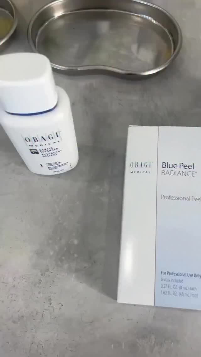 💙 Obagi Blue Radiance Peel 💙
Struggling with breakouts, oily skin, or stubborn congestion? The Obagi Blue Radiance Peel is a salicylic acid–based medical-grade peel that’s ideal for:
✨ Acne-prone skin
✨ Enlarged pores & excess oil
✨ Uneven tone & texture
✨ Fine lines & sun damage
It works by deeply exfoliating the skin, unclogging pores, and revealing a brighter, smoother complexion — with minimal downtime. Many clients notice results after just one treatment, with best results seen in a course.
💙 Quick treatment
💙 Suitable for most skin types
💙 The perfect “skin reset”
📅 Book your appointment today and give your skin the clarity and glow it deserves!
📍 Batley
📲 DM us to book