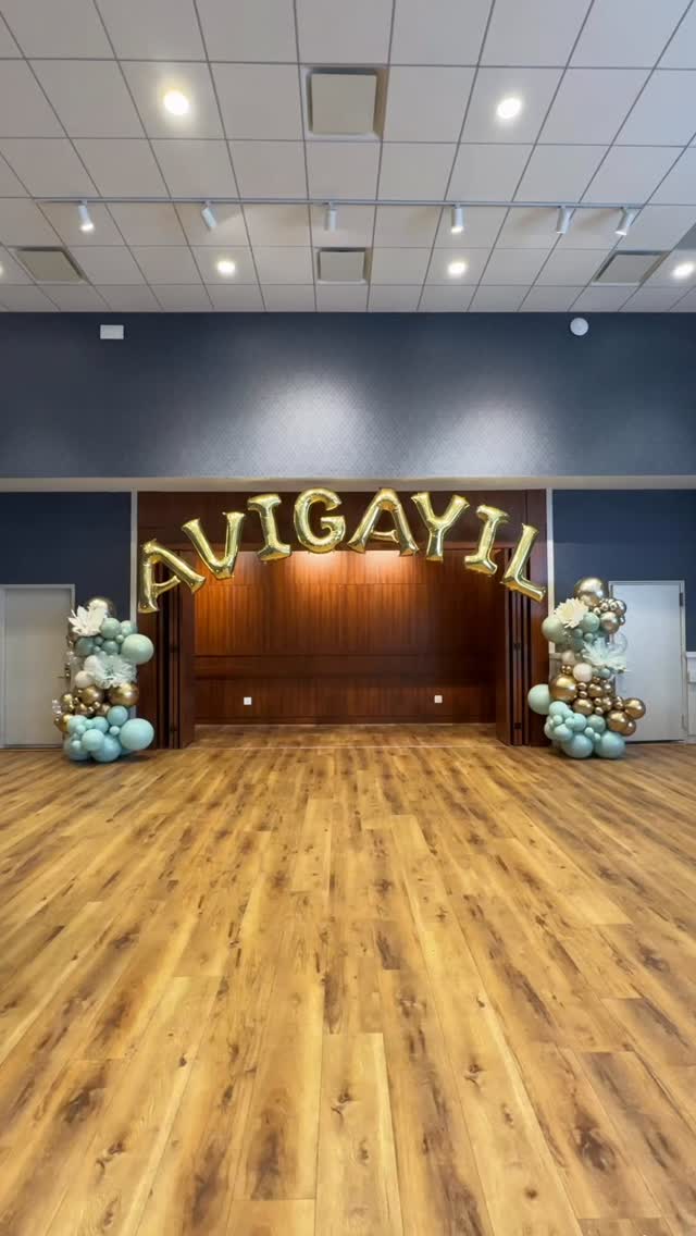 A milestone worth celebrating in style ✨
Bat Mitzvah elegance wrapped in balloons #BatMitzvah
#BatMitzvahDecor
#BalloonDecor
#EventDecor #creativefacepaintingny