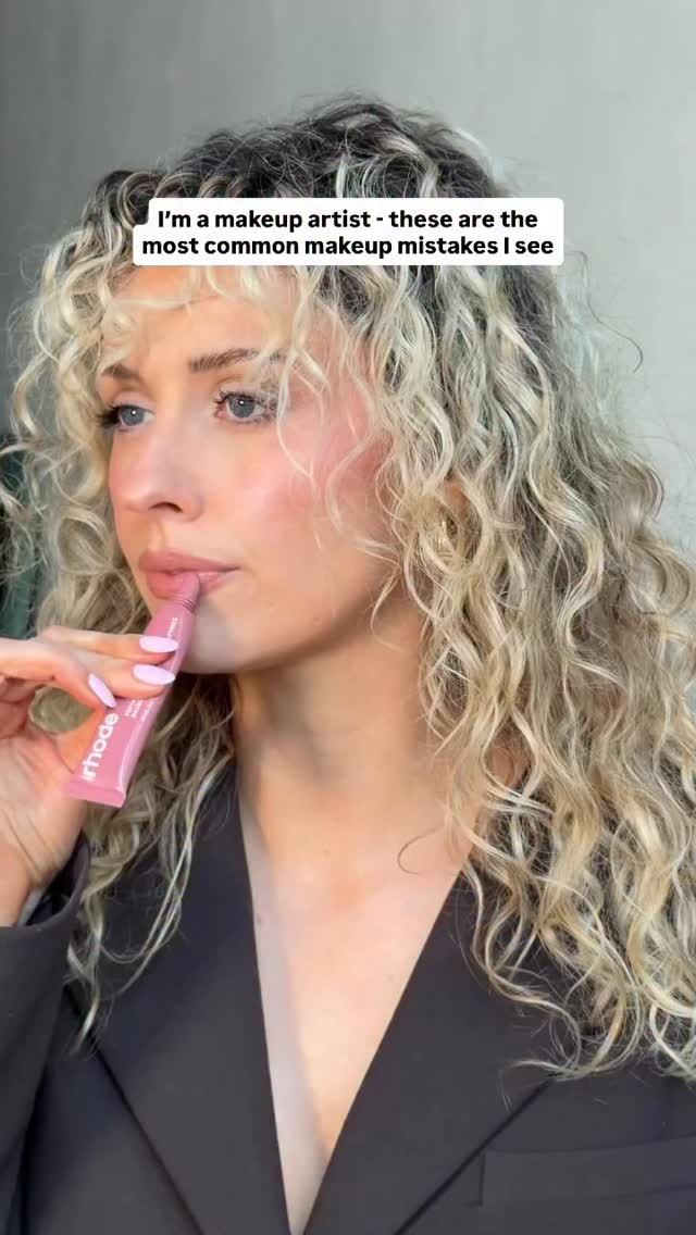 1 - not exfoliating regularly.
if your makeup is looking patchy & flakey, there’s a big chance it’s because you need to exfoliate.
it’ll remove dead skin cells, creating a more smooth & even canvas ready for your makeup.
- my top recommendation is @paulaschoiceuk 2% Liquid Exfoliant, I recommend this to all my brides, it’ll change the game for you 🤍
2 - just putting your makeup on your face and stopping there.
make sure you’re blending down your neck & YOUR EARS. I see so many bronzed faces & white ears. Do this if you want your makeup to look more polished ✨
3 - not prepping your skin properly.
step away from those sticky primers & get yourself a really hydrating moisturiser. If you’re applying your makeup without even putting an ounce of hydration onto your skin first, this is where you’re going wrong. And drink some water. I have a few fave moisturisers but @embryolisseuk is always a good place to start
4 - applying products directly to your face.
products like stick bronzers & liquid blushers apply much nicer if you apply them with a brush rather than directly & avoids disturbing the makeup underneath. an example would be the @rarebeauty liquid blush, put a small amount on the back of your hand and dab your brush into it so that it’s evenly coated with the blush. Use tapping motions to apply the blush, don’t drag it across your face - this will make it look so much better!
These are just the top ones that came to my head that if changed can make a world of difference to your makeup, so I hope this helps! 😘
#makeupartisttips #londonmakeupartist #makeupmistakes
Makeup artist tips and tricks
Makeup mistakes
Bridal makeup artist Hertfordshire