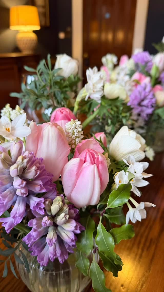 Celebration lunch flowers 🌷
#florals #blomsterdekoratör #springflowers🌷 #hotelflorist #tulips