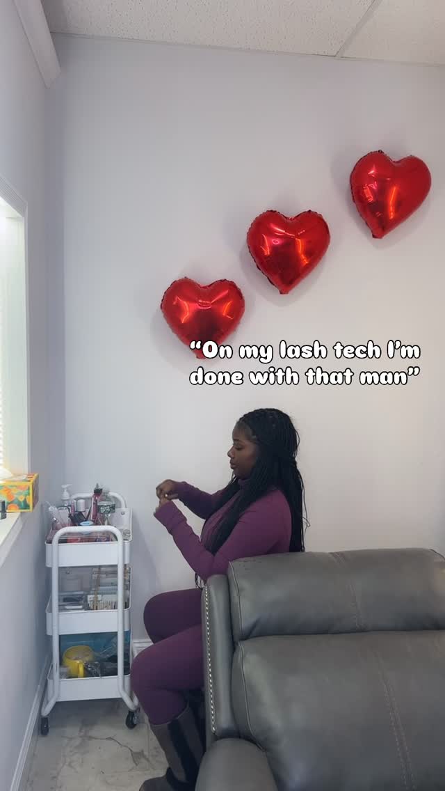 POV : you tell your Lash tech you’re done with him.. and the universe said ‘cap’ ⚡️🫣
@dressyourlash_
#phillylashtech #philadelphialashes #lashtechlife #phillybeauty #lashextensionsphilly