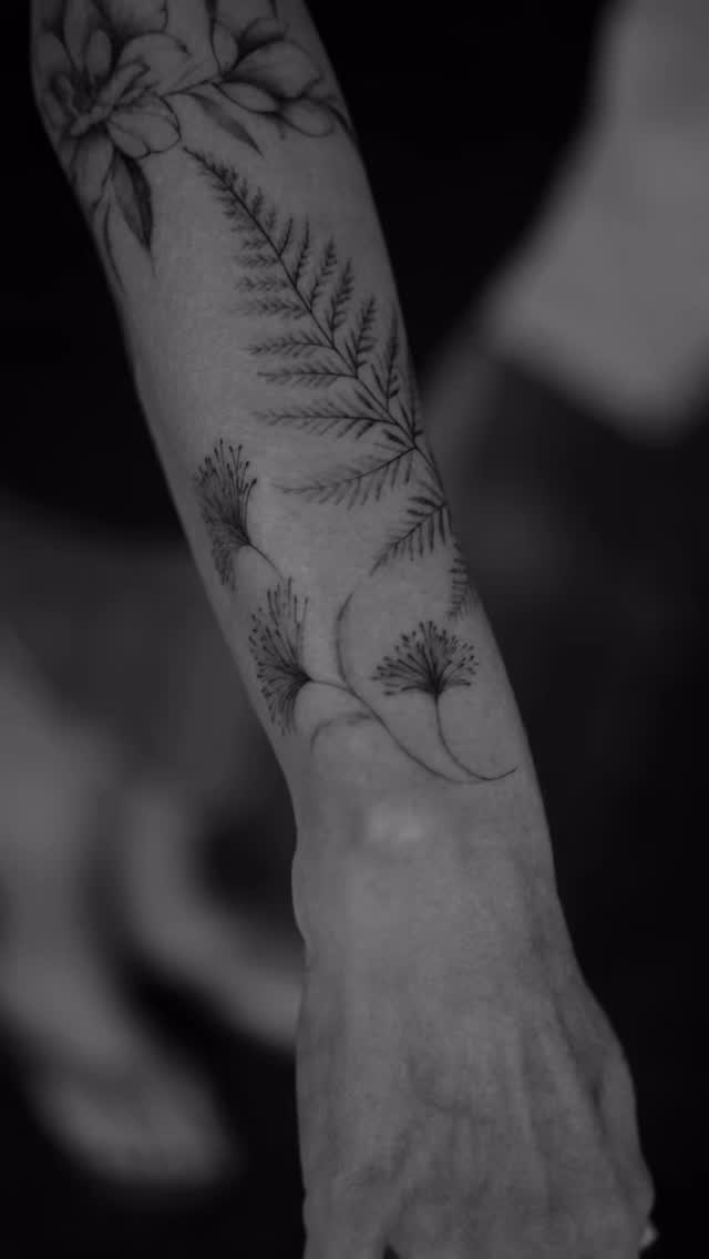 Another botanical piece inspired by Hawaiian plants and florals 🥹 #tattoobigisland #tattoohawaii #tattookona #tattookamuela #tattoowaimea