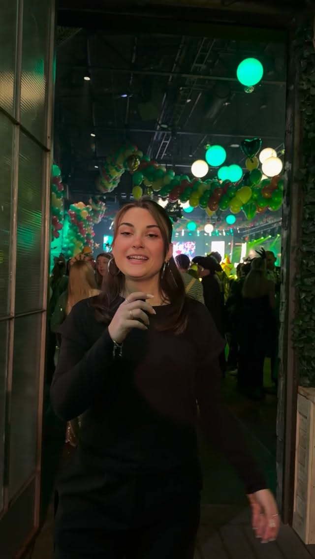 & natürlich ist Gaffel Kölsch, Wein & Softdrinks den ganzen Abend KOSTENLOS für EUCH🥹🍻
🗓️ Karnevalsfreitag, 13.02.2026
🕘 21:00 Uhr Open doors
🪩 3 Dancefloors - Karnevalsmusik | Partyhits | Karaoke 🎤
Save your ticket🎟️ - we‘re 90% sold out🚨
🔗 Link in Bio.
#karneval #köln #karneval2026 #diehalletor2