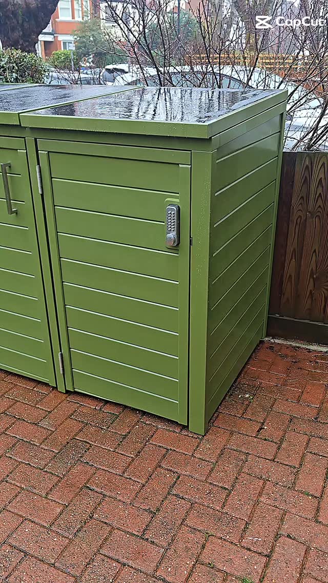 Our premium bin store
Painted in farrow and ball colours
Stainless steel hardware.
Tried ans tested .
Handmade in UK.
Built to last.
Can be made to different sizes.
Drop us a dm.
#binstore
#WheelieBinStore
#london
#gardendesign
#garden