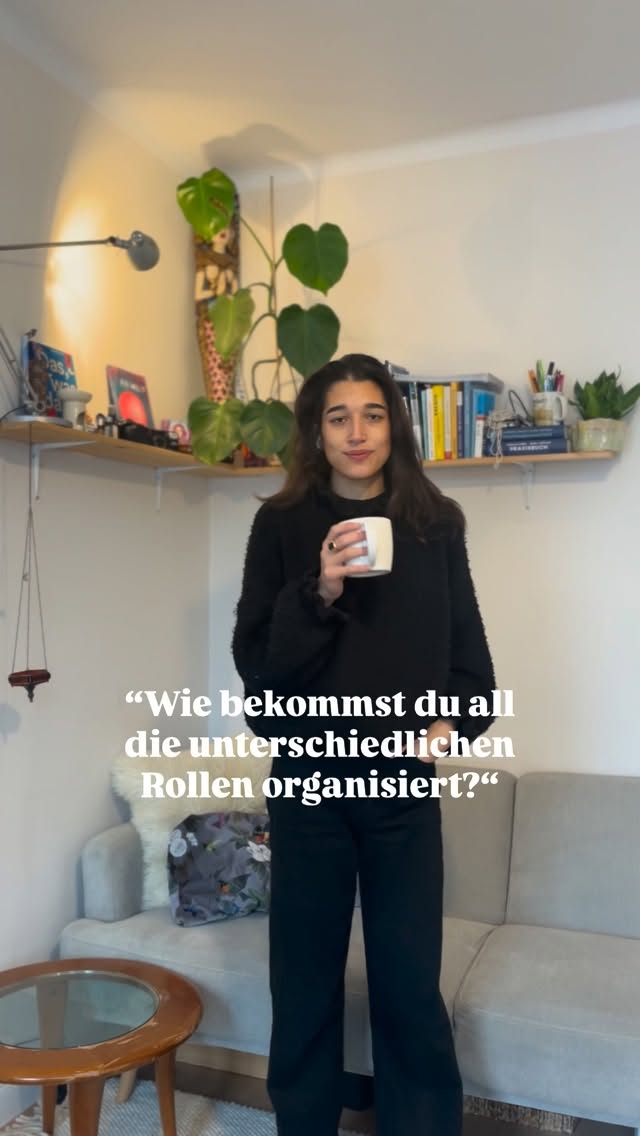 Ein wichtiger Teil der Begleitung ist nicht, an dem zu arbeiten, was dich herausfordert.
Sondern bewusst zu erkennen, welche Ressourcen und Fähigkeiten bereits da sind.
Was du gut kannst und was es ist, das ich bereits im Alltag unterstützt.
Viele Kompetenzen sind nicht „neu zu lernen“, sondern dürfen gesehen, anerkannt und gezielt genutzt werden.
Was du gut kannst, trägt dich
- wenn es bewusst integriert wird.
•••
Videos wie diese dienen der Unterhaltung und ersetzen keine Begleitung. Sie dienen nicht als professioneller Rat und gehen ebenso nicht auf die Feinheiten psychischer & emotionaler Gesundheit ein (weil sie dafür viel zu individuell ist!).
www.auroraprema.de
