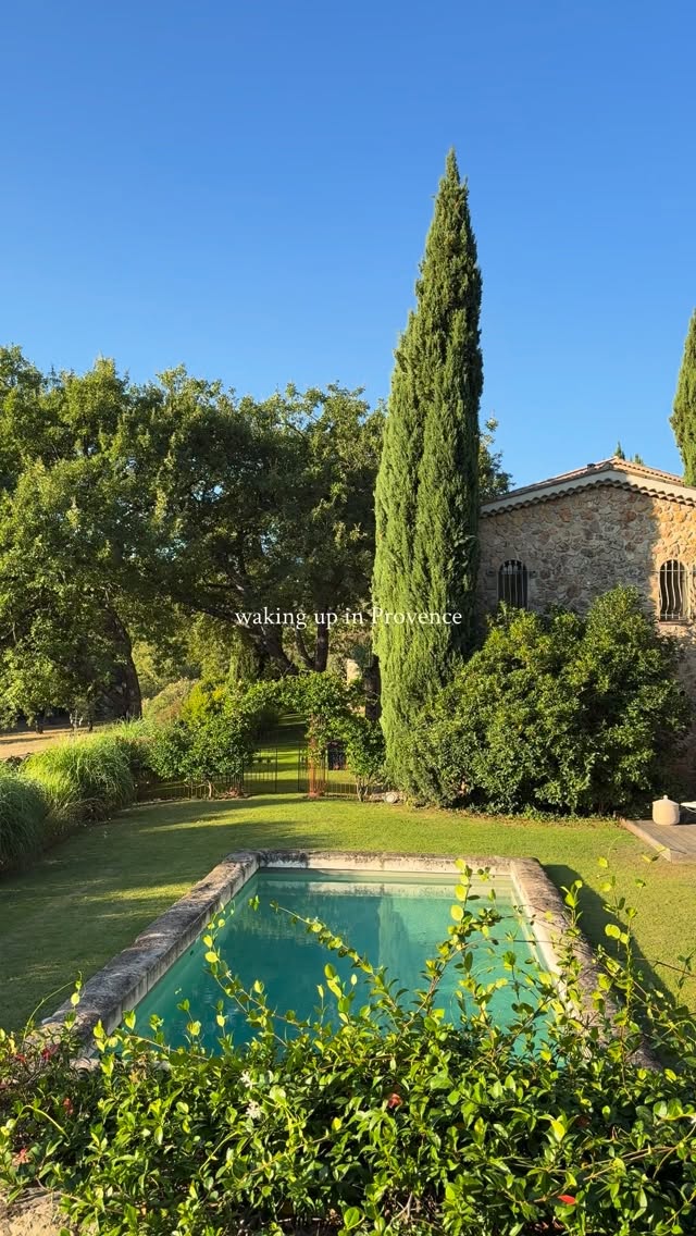 waking up at @lacombedesselves 🧺🍃
.
.
#provencefrance #igfrance #côtedazur #provenza #frenchlife