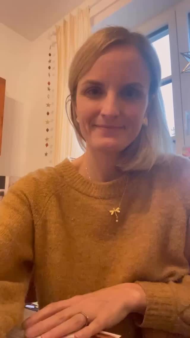 Repost vom alten Account, aber immer noch aktuell 🙌
Neu im Familienprogramm findet ihr bei uns am Do, 12.03. einen Vortrag von Nicole „Pole Position für dein Baby - seelisch gesund zur Geburt“. Hier geht es um das pränatale Bindungsverhalten, mega spannend, wenn ihr mich fragt 😊
Außerdem starten im Februar zwei Eltern-Baby-Kurse dienstags und donnerstags und am 15.03. bietet Jasmin eine Yoga-Auszeit für Schwangere 🤰an.
Klickt euch durchs Programm: www.soro-projekt.de/kurse (Link in Bio)