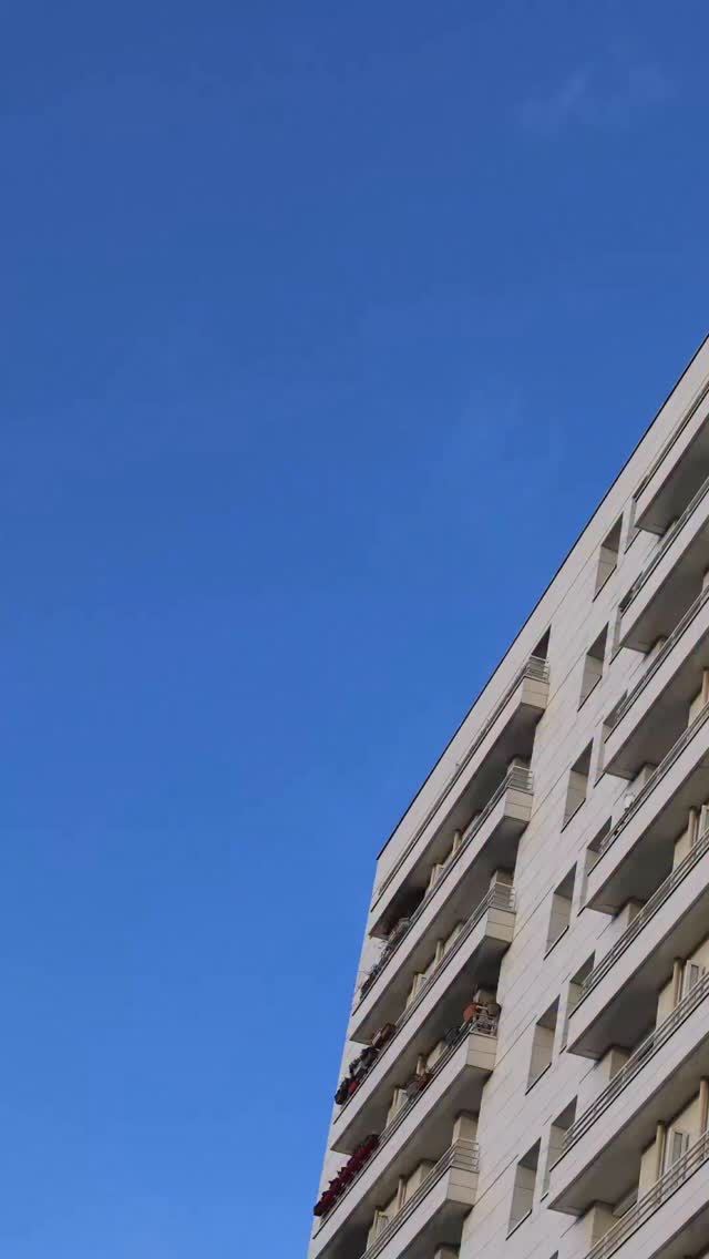 👁️🗨️ Avoir une vision, c’est bien.
Savoir la financer, c’est encore mieux. 💶✨
Investissements, remboursement de la dette, priorités : tout est clair, tout est expliqué. 📊
À Levallois, nous sommes les seuls à présenter un projet financé, sérieux et transparent. 💛
Une ville d’avance, ça se prépare aussi dans les comptes. 📘
#budget #levallois #municipales