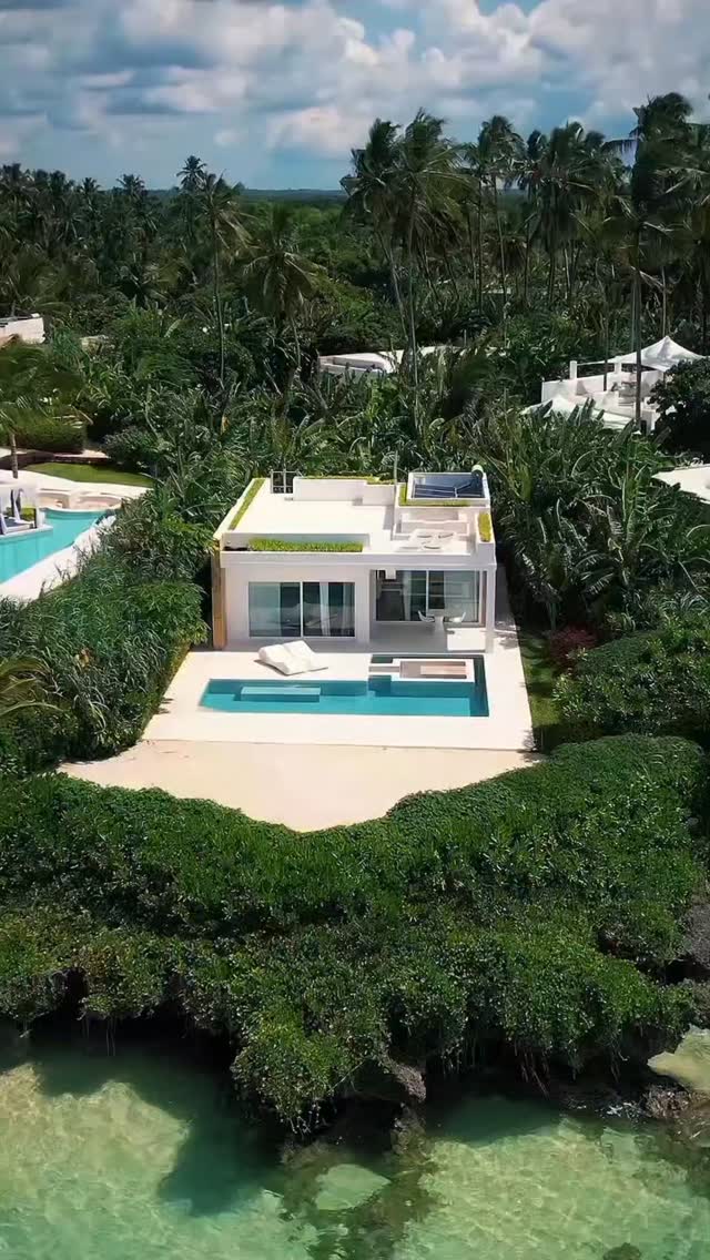 Ycona Luxury Resort Zanzibar 🌴✨
Where barefoot luxury meets the calm beauty of the Indian Ocean.
An ideal escape after safari — elegant villas, ocean views, fine dining, and total relaxation.
Let Gnade Safaris design your perfect Tanzania safari & Zanzibar beach holiday, seamlessly.