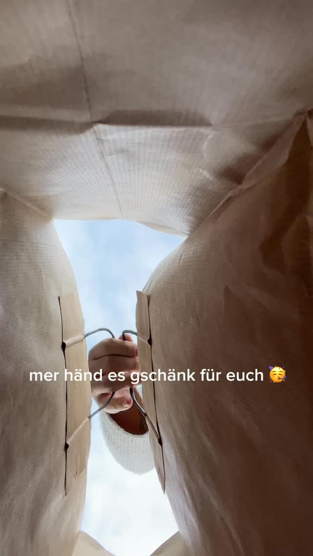 FEBRUAR GSCHÄÄÄÄNK 🤍
Wir verschenken einen Fineline-Schriftzug (max. 7 cm)
für dich oder eine Person deiner Wahl.
Um teilzunehmen:
➡️Folge @tattoogarden.aarau
➡️Like diesen Beitrag
➡️Markiere eine oder mehrere Person/-en
➡️Jede Markierung zählt als eine Teilnahme
🚨Für eine zusätzliche Chance kannst du das Video in deiner Story teilen und uns markieren.
Der oder die Gewinnerin wird am Valentinstag 14.02. in unserer Story bekannt gegeben.
Wir kontaktieren Gewinner ausschliesslich über diesen Account.
#TattooGardenAarau #FebruarGiveaway #FinelineTattoo #TattooAarau