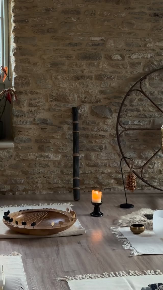 If you’re stuck for Valentines/Galentines plans this year I have a few spaces left for our ‘Sunday Sound Ceremony’ at @berryfarmcotswolds on Feb 22nd! 💘
You’ll find me cosied up in the beautiful candlelit barn. I’ll have soft music playing as you arrive, chocolate home made sweet treats on the side made with love for you to enjoy after our sound journey, warm herbal tea brewing to warm your palms as you sit and soak it all in.
I’ll hold the space, ensuring you all feel welcome and comfortable whether it’s your first time or 20th! All you have to do is make your journey there, lay down, relax and land in your space. Let me do the rest. Trust that sound has a beautiful way of guiding us back to ourselves, give yourself permission to soften and simply receive. Bring your journal if you want some extra time to yourself after the sound journey, or make a new friend who also came alone. Connection comes in many forms.
11 spaces are already filled and this is the first time I’m mentioning it on here! (Thank you you gorgeous lot) 🫶🏼
Please send me a dm if you’re curious about joining but maybe need me to share more details about what to expect to help you feel more comfortable to come alone. Anything I can do to help, I’m right here 🤍