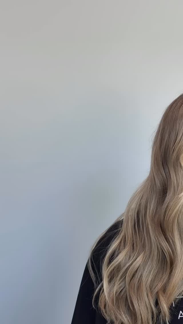 back to blonde 🌻⭐️
Book your blonde sessions in early! Saturday availability is already limited for your spring transformation. Call our front office house team today to book your appointment 💛 (775) 622-1366
Hair by Yesenia
#renosalon #renohairstylist #renoblonding