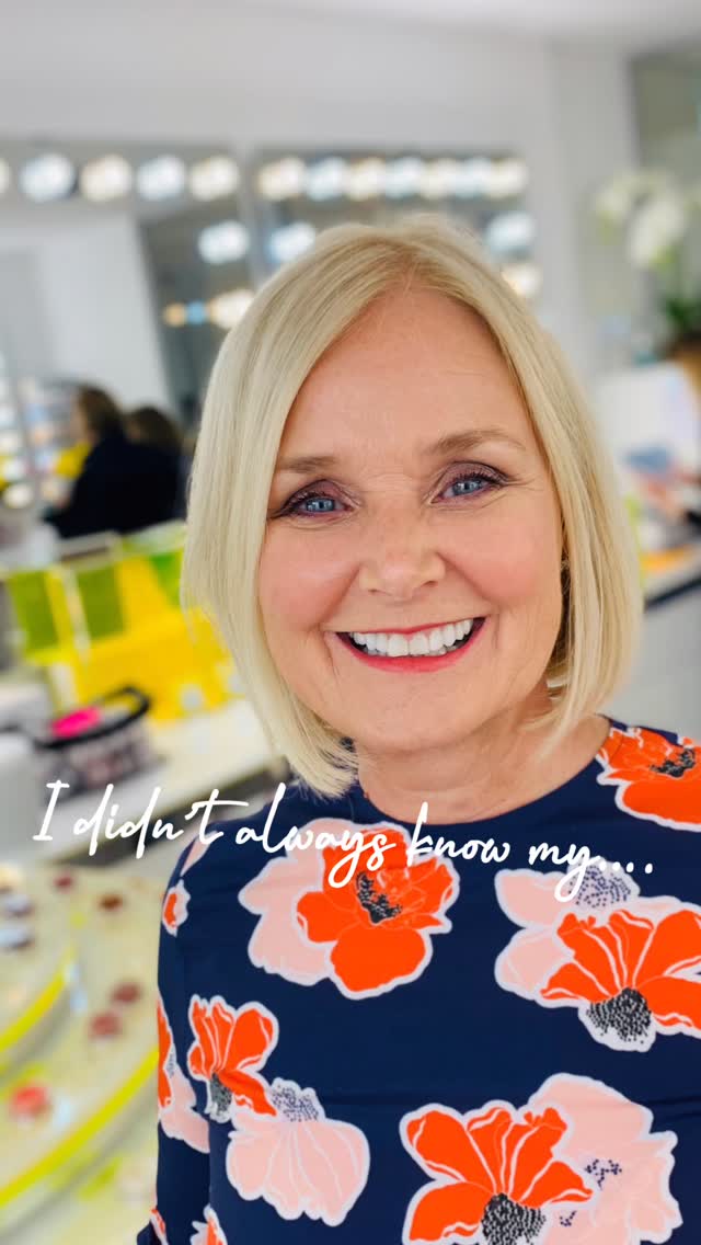 For years I didn’t dedicate enough time to how I looked and when I did, it turns out I wasn’t always wearing the right colours, or shapes.
When your clothes don’t support you, it shows up in your confidence, your posture, even your voice.
Style isn’t about trends.
It’s about alignment.
If this resonates, you’re not alone and you’re not the problem.
Drop me a DM to see how I work and how I can help you avoid making these mistakes.
Love,
Lee x
#StyleConfidence #ColourAnalysis #TheEffortlessEdit #StyleJourney