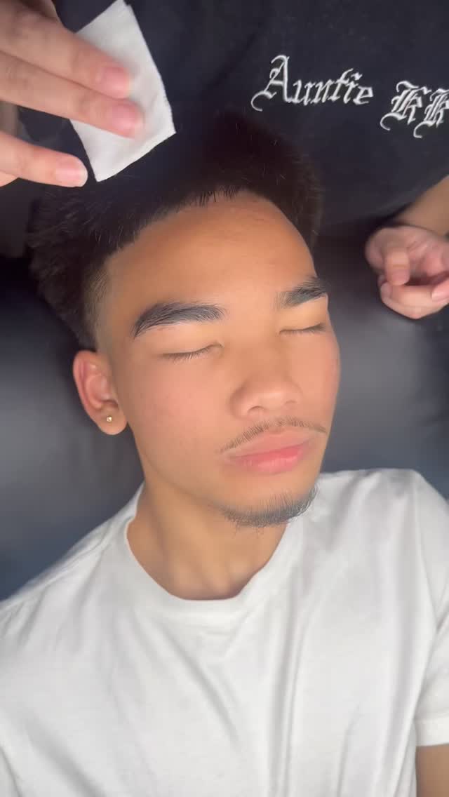 Brows on Joint
#browwax #browmapping #browshaping #browgoals