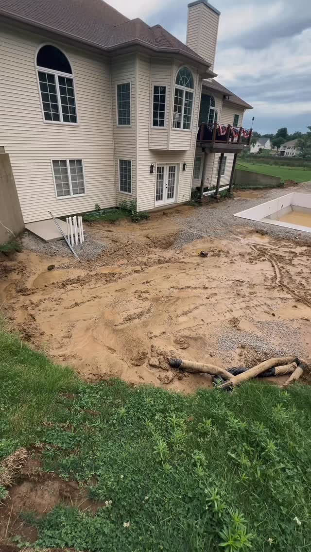 Small yard. Big potential.
A retaining wall isn’t just about holding back soil—it’s about creating usable outdoor living space.
More room to gather.
More structure.
More purpose built into the landscape.
When it’s designed right, a wall becomes the foundation for patios, seating areas, fire features, and a yard that finally works for you.
Built with intention.
Built to last.
Built for how you actually live outdoors.
Get on our list for 2026.