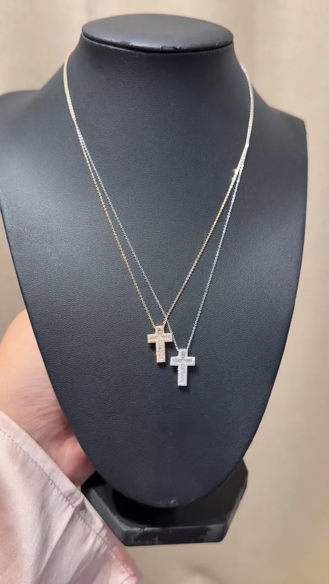 0.23 ct natural diamonds
VVS, Color G-H
14K 0.92g
PHP 26,000