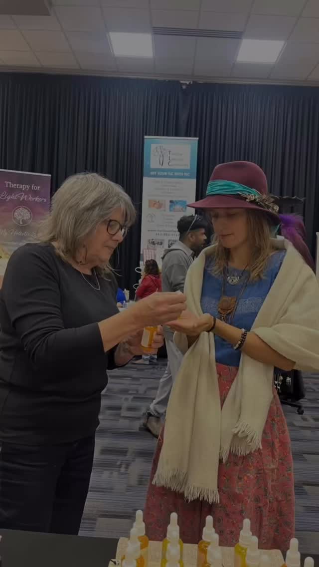 Some moments stay with me —
a question asked with genuine curiosity,
a hand reaching out for a few drops,
someone looking for something gentle and real for their skin.
Calendula has been part of my life for years —
growing it, infusing it, learning its soothing ways.
But the real magic is seeing someone feel the difference.
That little spark — the quiet “oh wow” moment —
is what keeps me pouring, blending, creating. 💛
Thank you for being part of my why.
#GdBotanicals #calendula #gentleskincare #slowcare #carewithintention