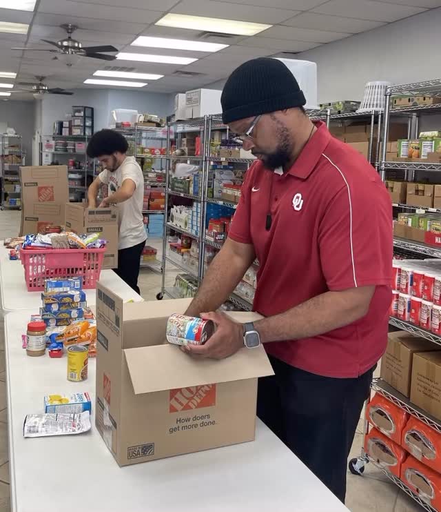 Gather Together | 2025 Year-End Review 🦃
Thanksgiving is about coming together and that’s exactly what our Gather Together Thanksgiving Food Program is built around.
Gather Together was created to make sure our teens and their families have food on the table and feel supported at Thanksgiving.
What Gather Together looked like in 2025:
🦋 85 Teens & Their Families Supported
🦋 5,485 lbs of Thanksgiving Food Distributed
🦋 170 Boxes Packed by Volunteers
🦋 $2,150 Turkey Gift Cards Distributed
🦋 1,275 Hygiene Items Distributed
Because of you, teens and their families were able to share a Thanksgiving meal with dignity and have one less worry. Thank you to everyone who showed up with generosity, time, and dedication.
A special THANK YOU to BOOMER BLESSINGS for volunteering! We always appreciate your support!
Thank you!
The Beacon Project Team
#GatherTogether #Thanksgiving #thebeaconproject #BoomerBlessings #GiveThanks #Support #Family #OU #Volunteer #FoodIsLove #communitysupport