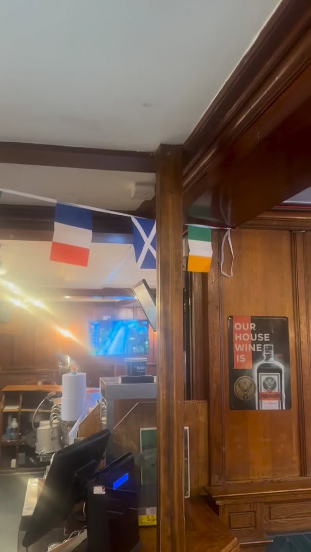 Ready for the 6 nations with Harvey’s STEADY SATISFYING PALE ALE | 3.4%ABV TASTING NOTES
A moreish bitter imbibing lightly toasted malts
that produce a balanced beer with a lingering dry finish. Get yourself a pint just in time for the rugby