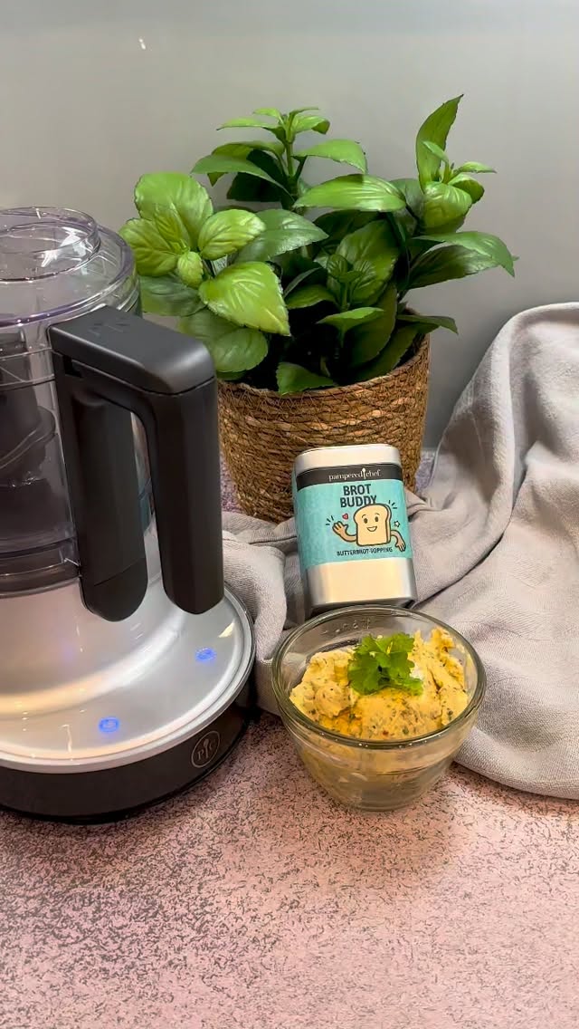 🧄✨ Wow, schmeckt das würzig-lecker! 😍 Probiere dieses Rezept unbedingt aus! Unser Brot Buddy ist ein MUST-HAVE in jeder Küche. 🥖❤️
👉 Klicke hier für das Rezept: [Brot Buddy Kräuterbutter selber machen und verwöhne deinen Gaumen! 👩🍳✨
https://www.martinaziehl.de/post/brot-buddy-kräuterbutter-selber-machen-einfaches-rezept-mit-pampered-chef
#BrotBuddy #Küchenliebe #Kräuterbutter #HomeCooking #Yummy Rezeptideen