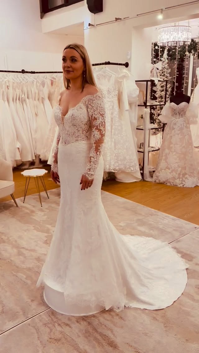 Beautiful Juliette by Ellis Bridals 🖤
This stunning fit and flare gown takes our breath away. With beautiful lace detail, it’s just bridal perfection! 🖤
Book your appointment today to see Juliette and the rest of the Ellis 2026 collection. We know you’re going to love it! 🥰
#engaged #bridal #ellisbridals #yorkshirebridalboutique #weddingdress