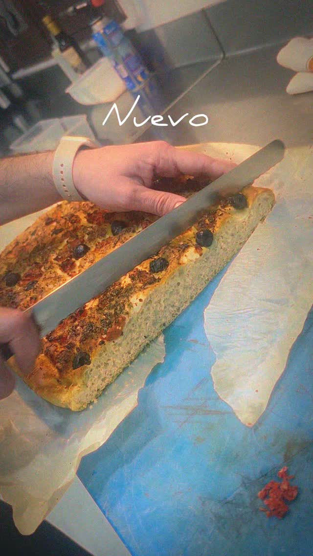 Nuevo fuera de carta. Focaccia de retinto. #restauranteelespejo #ElEspejoSanlucar
#RestauranteRecomendado#DondeComer#ComerEnCadiz