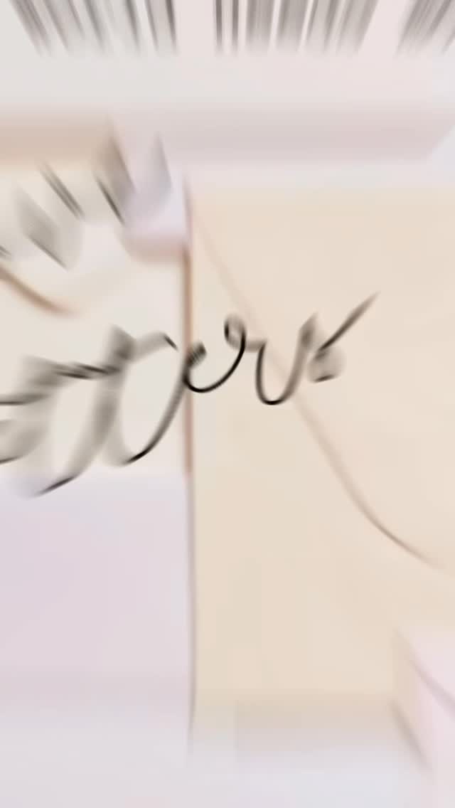 If you love collecting art and receiving letter in the post, then join the club (literally!)
Month by month you’ll build a curated collection of art - with a special gift on your birthday month
Join the club/ Gift the club
Link in bio x