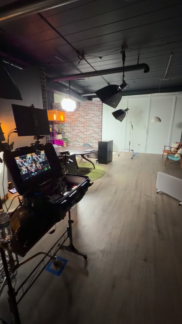 #bts of Monday’s podcast with @hometownspotlight interviewing @pamelarochamusic #podcaststudio