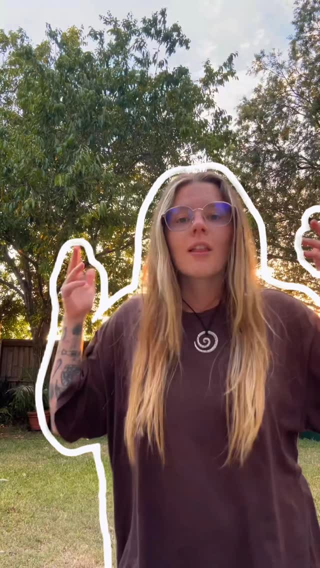 CALLING ALL IBS GIRLIES
My top tips for beginning to manage IBS.
Of course there is SO much more that can be done— more than what fits in a video.
In saying that, this is very general advice and it’s always best to work with a practitioner to get to the root cause for your individual body.