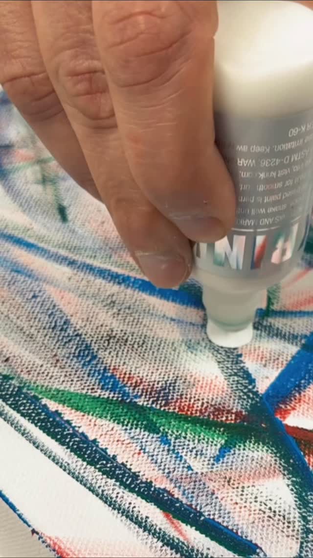 Straight lines. Controlled chaos
#IMbrOken #creativejourney #imeoka #abstractart #imok