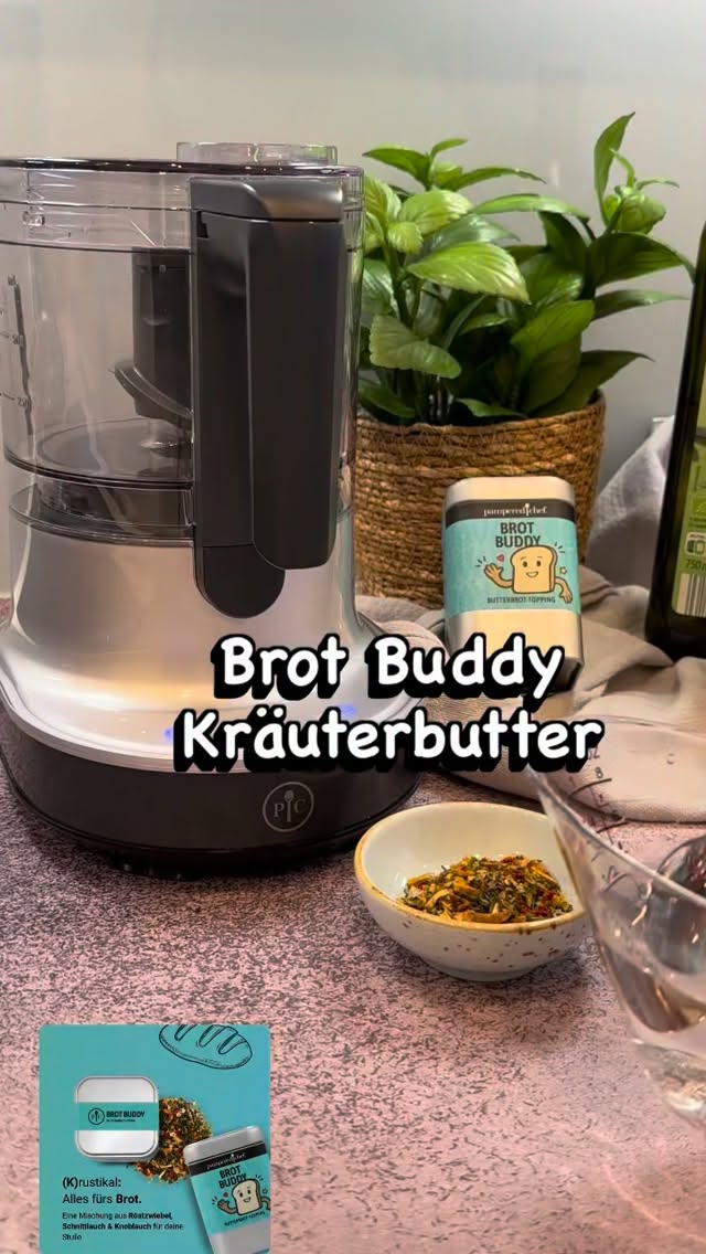 Brot Buddy Kräuterbutter, schnell gemacht und lecker aufs Brot, Baguette und übers Fleisch 🥩
#pamperedchefdeutschland #martinaziehl #brotbuddy #gewürzfreunde
