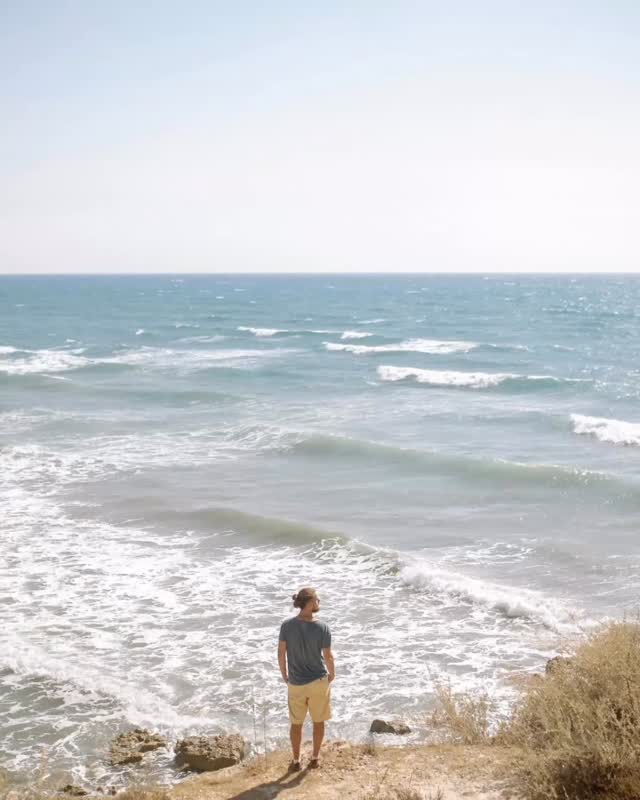 Sometimes the shift isn’t loud.
It doesn’t feel like a big breakthrough.
It just feels like you can’t quite see things the same way you used to.
No big moment.
No dramatic realisation.
Just a quieter kind of clarity that’s hard to ignore once you’ve noticed it.
And that’s often where change actually begins..
Not with pressure, but with perspective.
#alcoholfreelife #thisnakedmind #sobriety #alcoholfree #wedorecover