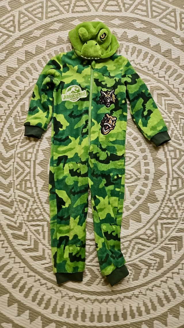 Pippi, Pinguin, Zebra und co. Hast du schon die Fasnachts- Kostüme für deine Kids? Bei uns gibt es noch ein paar. UND im Februar profitierst du ja auch noch von 30% Wintersale! Also nix wie los ins Oh!minis. Nächste Möglichkeit ist am Dienstag 10.2 von 14h bis 17h. Wir freuen uns🤍
.
.
.
.
#secondhand #kinderkleider #gutesauszweiterhand #wintersale #fasnacht