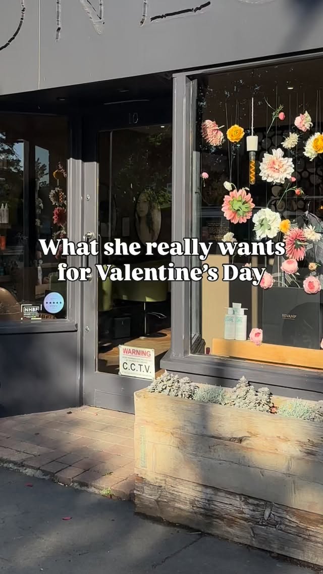 What she really wants for Valentines Day 🩷
Share to your story for the ultimate hint and we will do the rest 😂😍🙌🏼
Gift Vouchers are also available to purchase on our website
#hairsalon #hairstylist #valentinesday